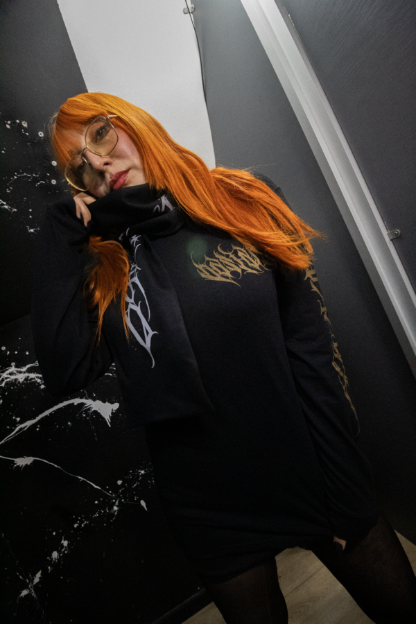 Polera Manga Larga Dark Letter