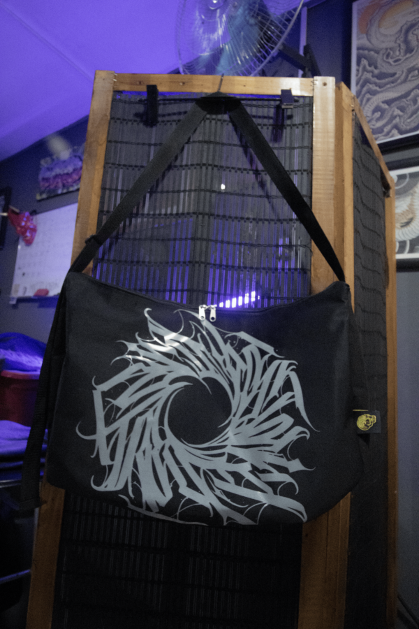 Bolso Dark Letters Negro