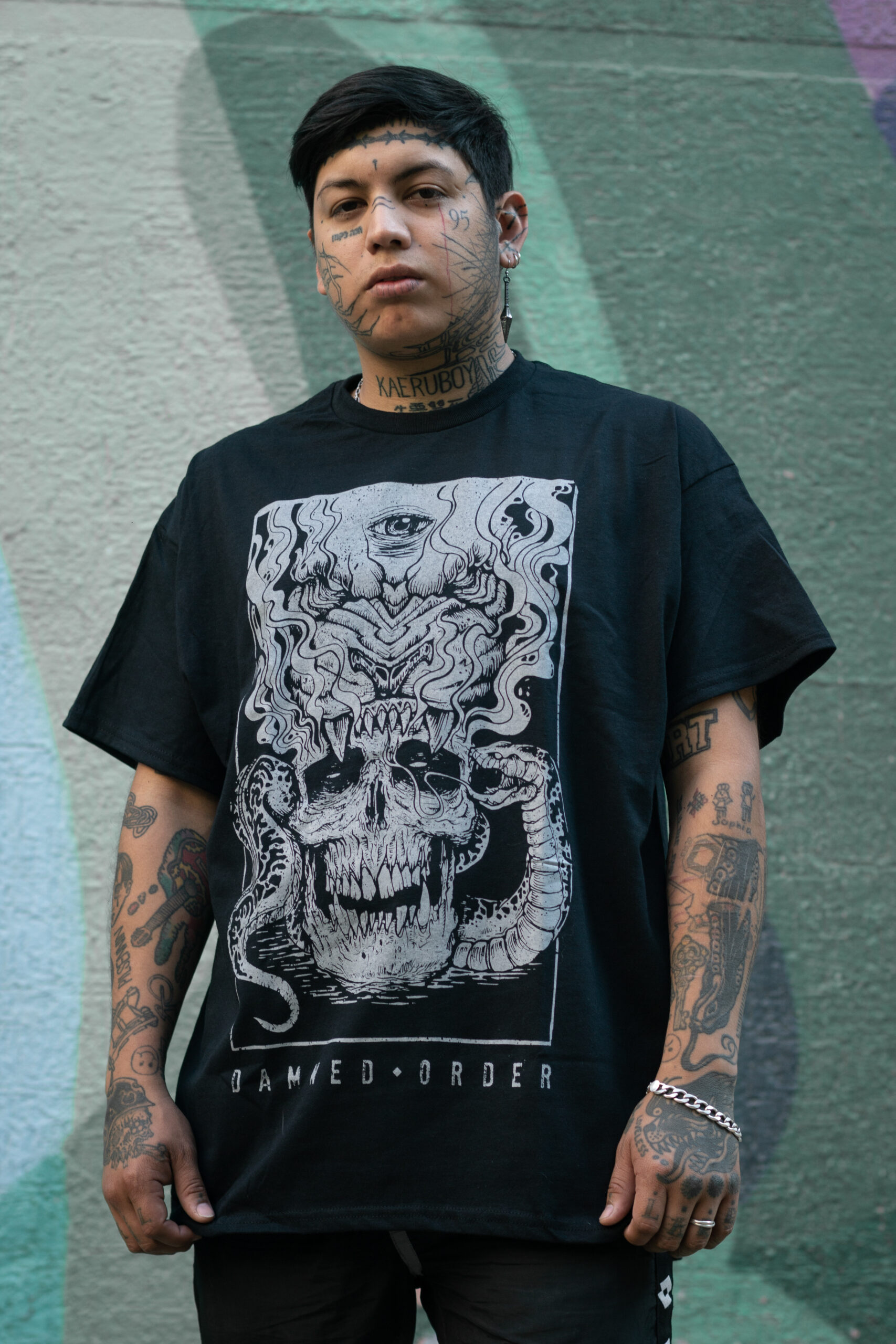 Polera Negra Damned Order