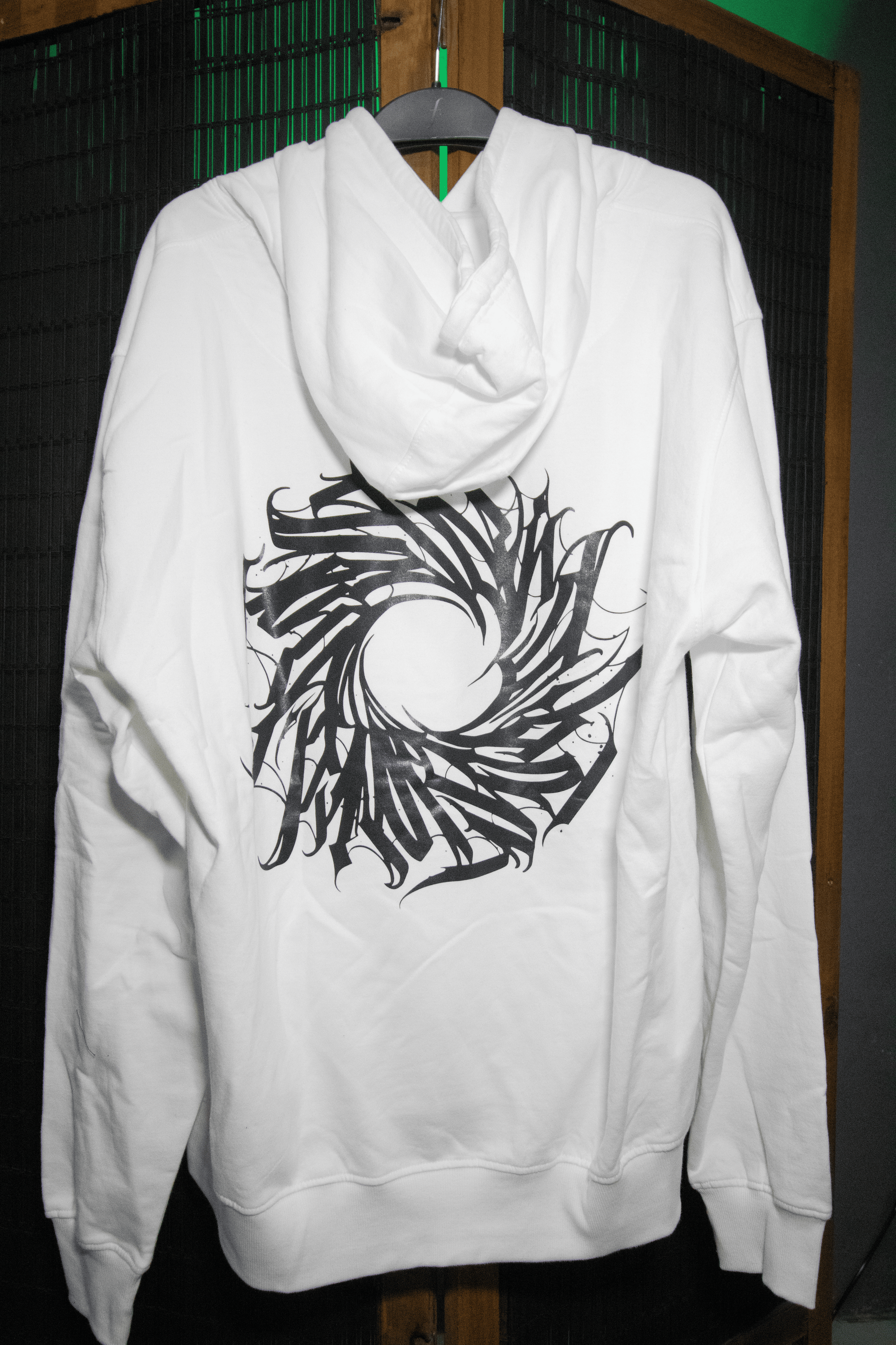 Poleron Canguro Blanco Dark Letters