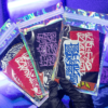 Pack de postales y stickers